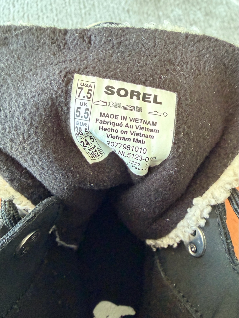 Sorel Women's NWT EXPLORER III Joan Cozy Waterproof Boots Size 7.5 - Picture 9 of 9
